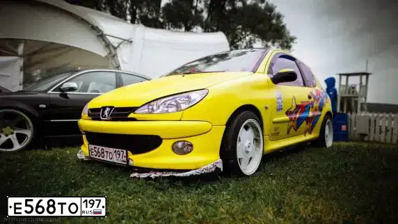 Фото автомобиля PEUGEOT 206, 2006 — госномер Е568ТО197. Цвет: ЖЕЛТЫЙ