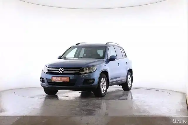 Фото автомобиля VOLKSWAGEN TIGUAN, 2012 — госномер М613ВХ181. Цвет: синий