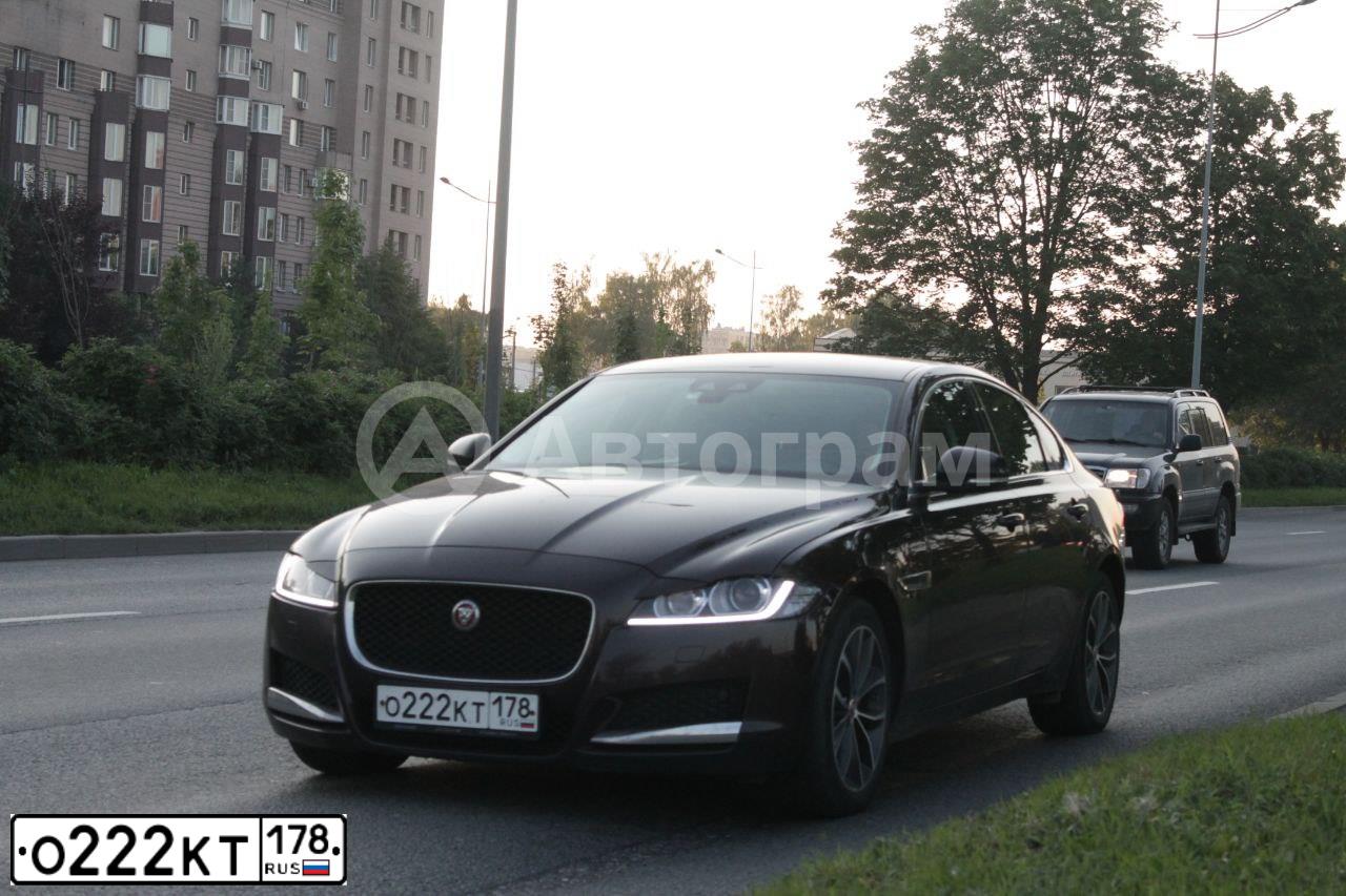 Фото автомобиля JAGUAR XF-SERIE, 2018 — госномер О222КТ178. Цвет: ТЕМНО-БОРДОВЫЙ