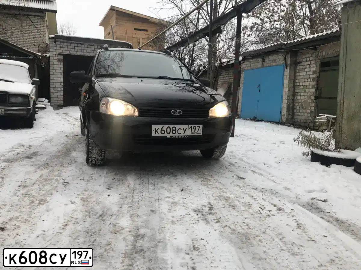 Фото автомобиля LADA 1117 KALINA, 2012 — госномер К608СУ197. Цвет: Сине-Черный