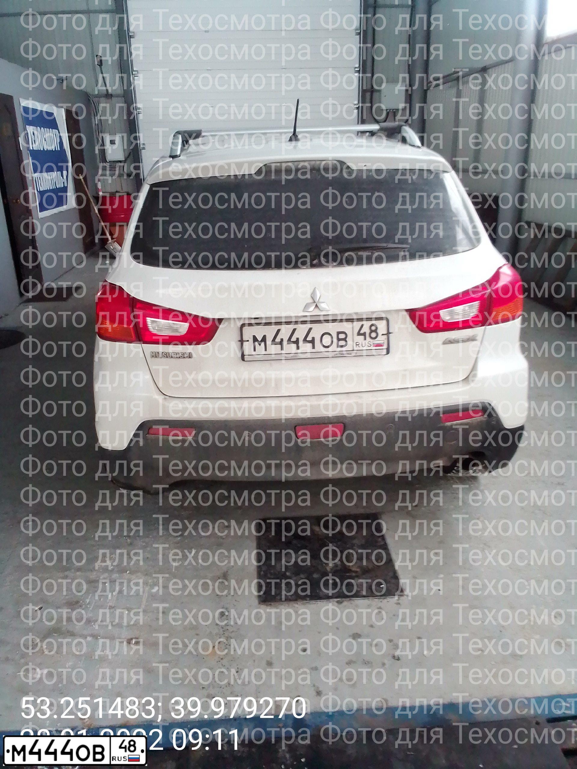 Фото автомобиля MITSUBISHI ASX, 2010 — госномер М444ОВ48. Цвет: Белый