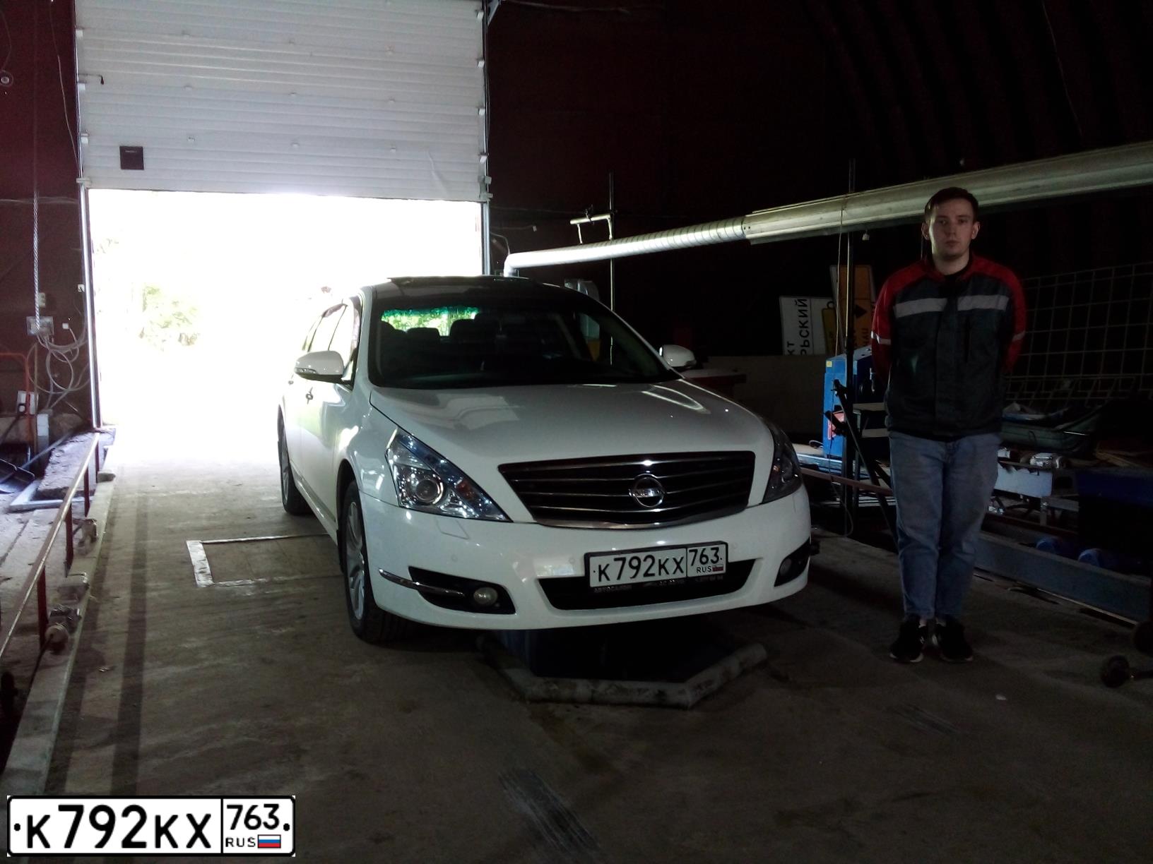 Фото автомобиля NISSAN TEANA, 2012 — госномер Н099ТХ197. Цвет: Белый