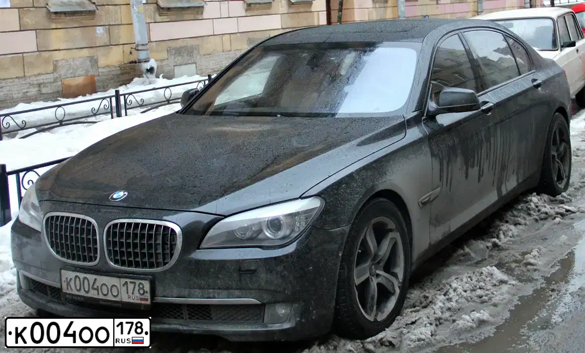 Фото автомобиля BMW SERIE 7, 2008 — госномер К004ОО178. Цвет: ЧЕРНЫЙ