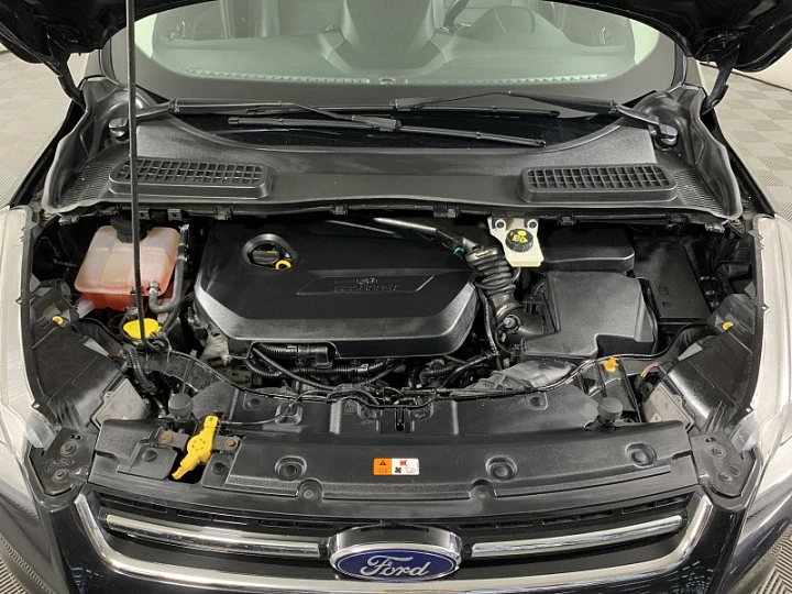 Фото автомобиля FORD KUGA, 2013 — госномер Н242ВЕ550. Цвет: ЧЕРНЫЙ