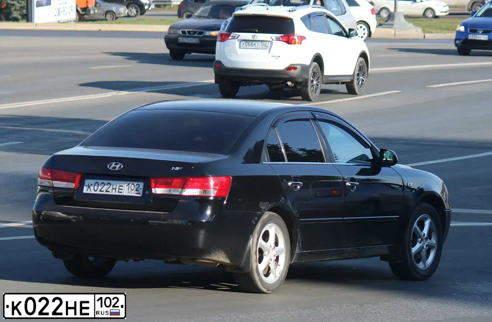 Фото автомобиля LADA 2172 PRIORA, 2009 — госномер К022НЕ102. Цвет: Сине-Черный