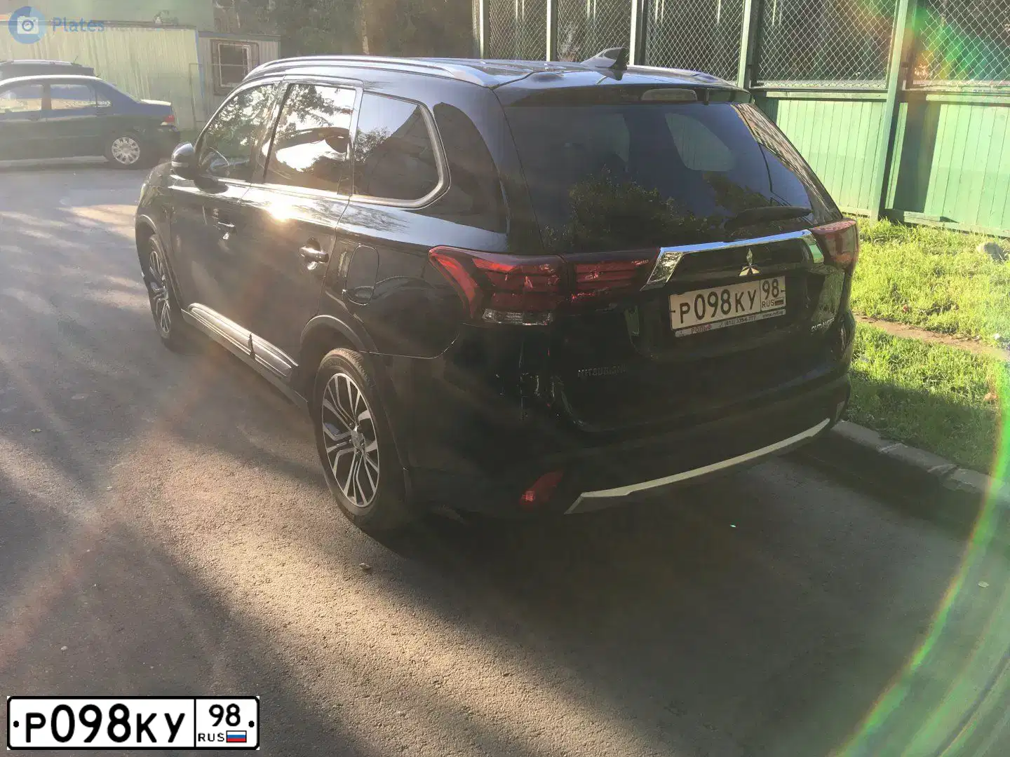 Фото автомобиля HYUNDAI SANTA FE, 2012 — госномер Р098КУ98. Цвет: ЧЕРНЫЙ