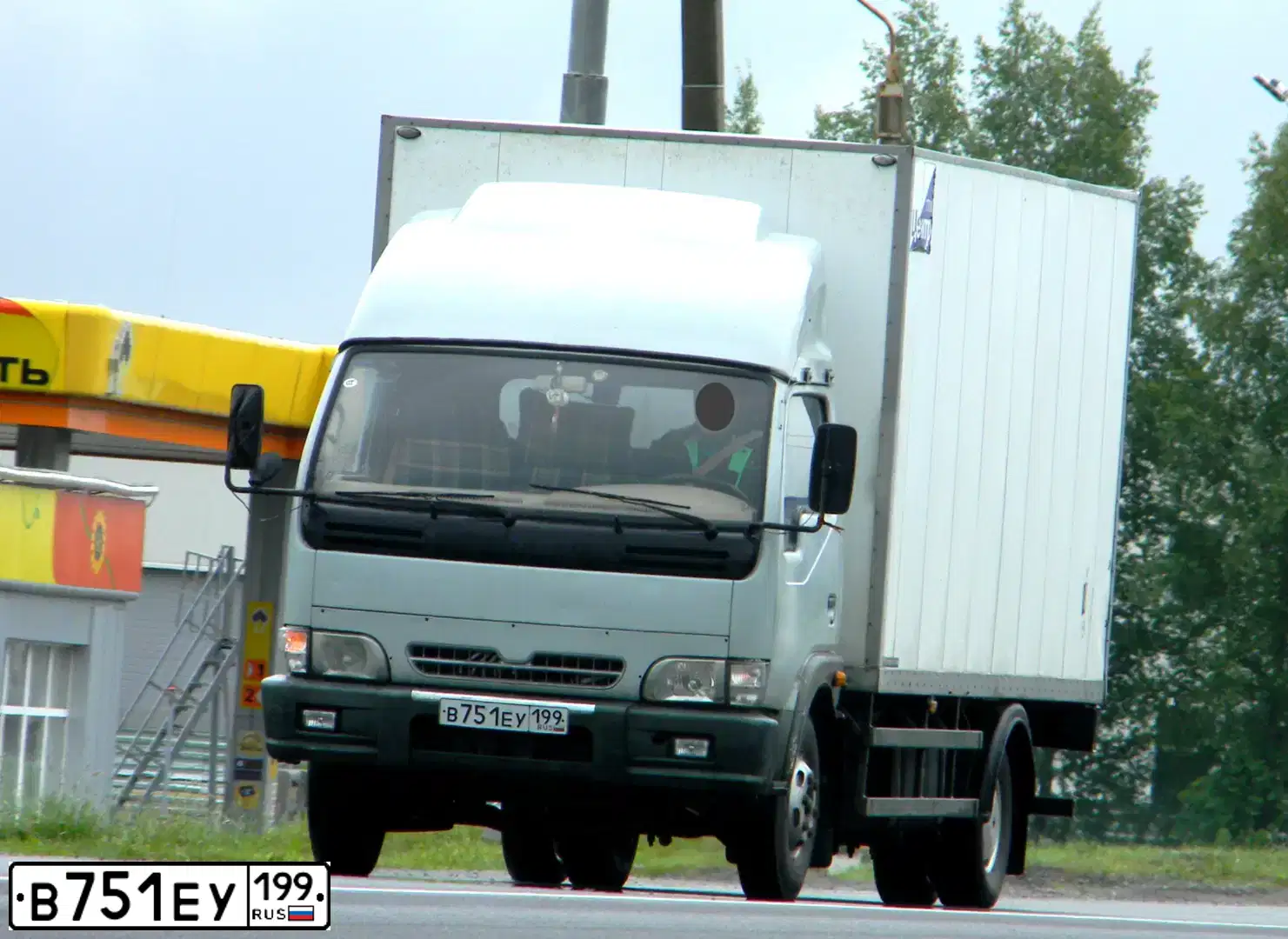 Фото автомобиля DONGFENG 1063, 2007 — госномер В751ЕУ199. Цвет: СЕРЫЙ
