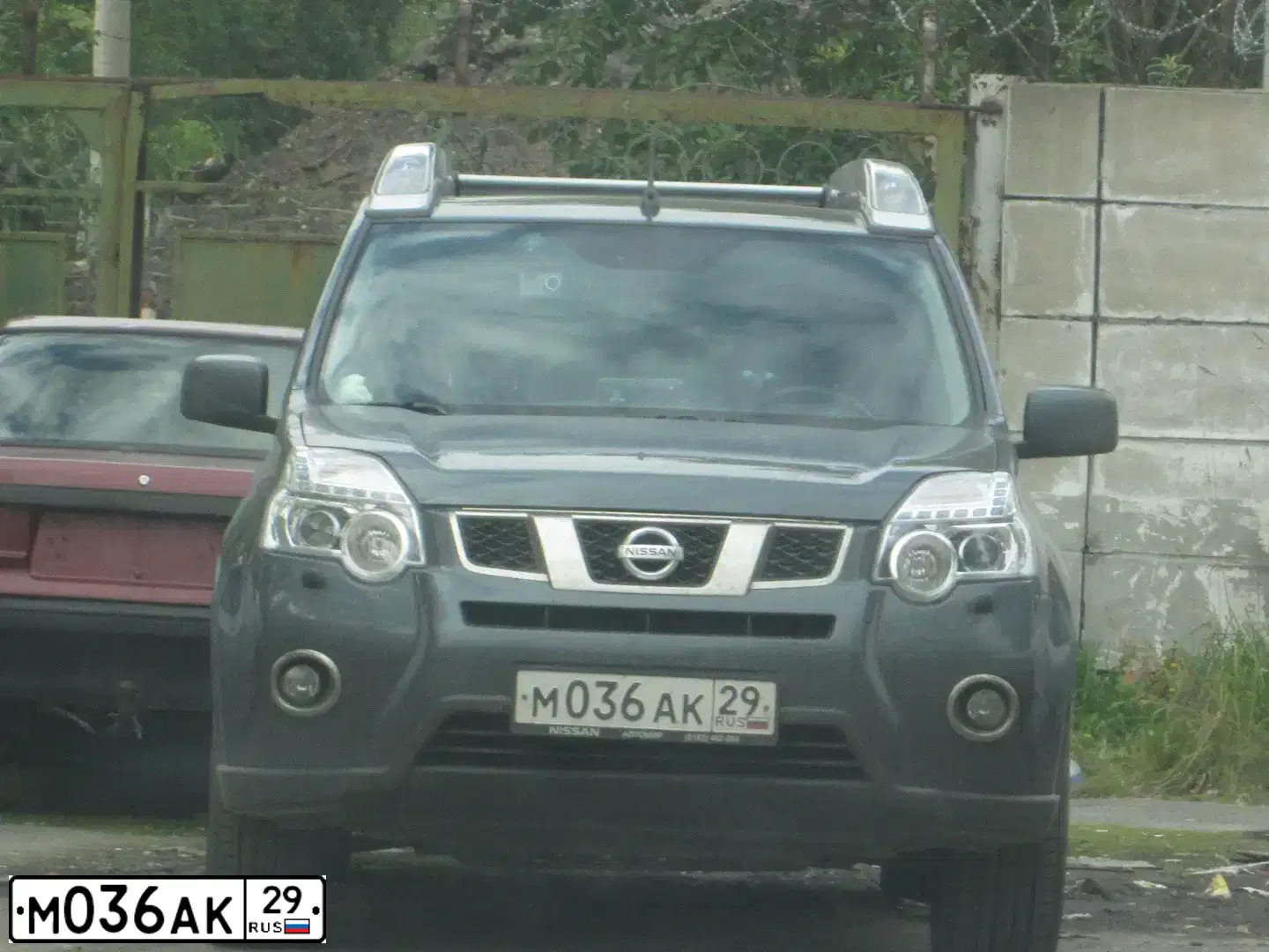 Фото автомобиля NISSAN X-TRAIL, 2013 — госномер М036АК29. Цвет: СЕРО-СИНИЙ