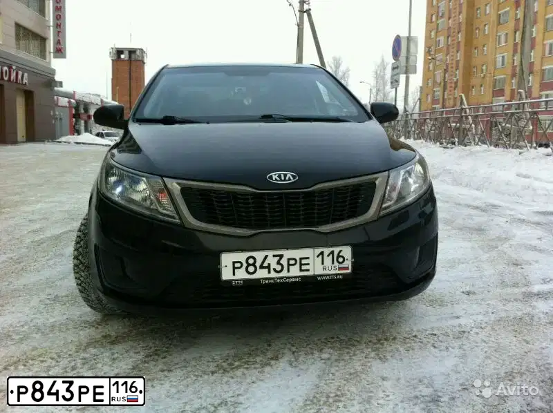 Фото автомобиля KIA RIO, 2012 — госномер Р843РЕ116. Цвет: ЧЕРНЫЙ