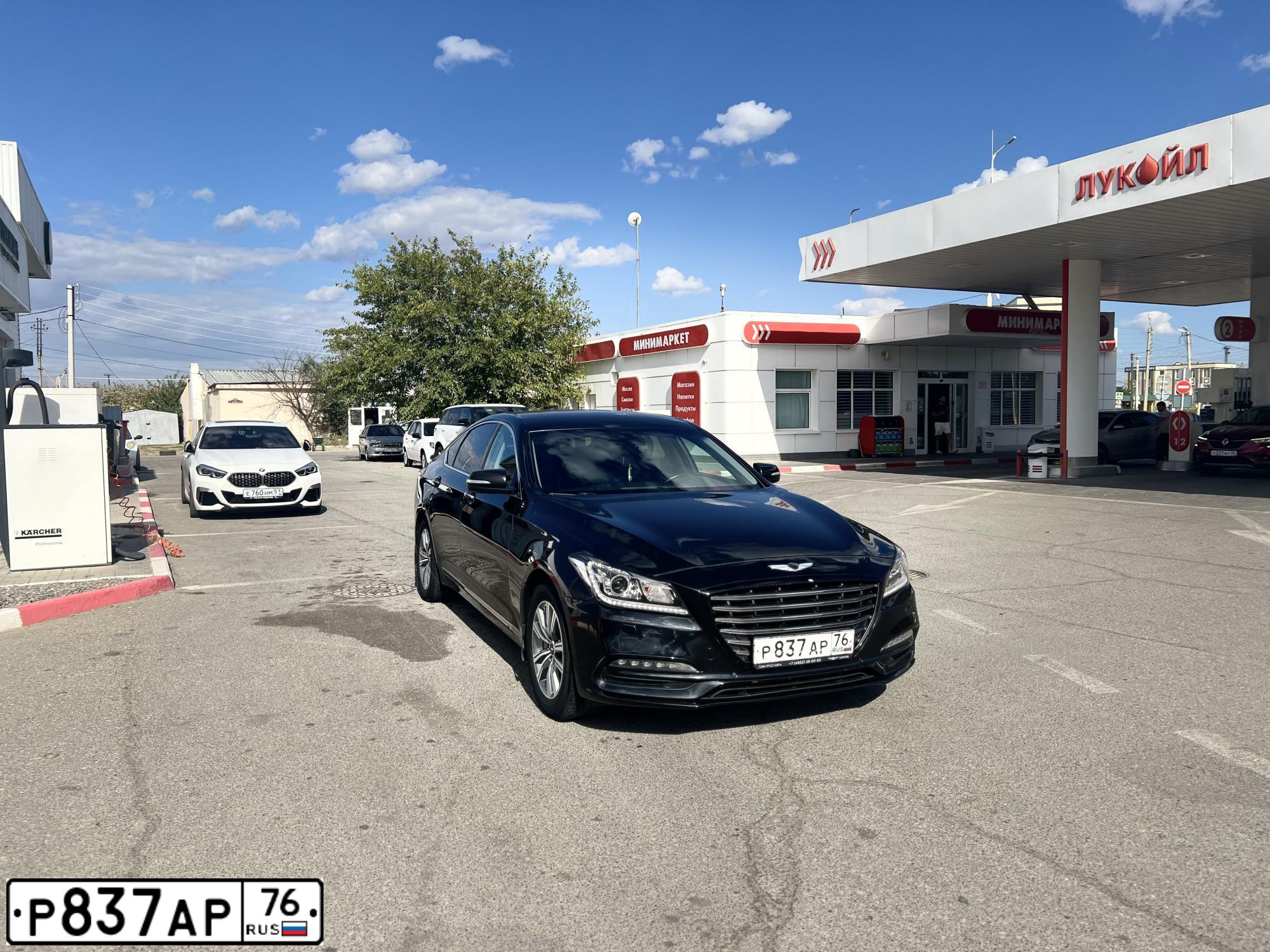 Фото автомобиля ГЕНЕЗИС G80, 2019 — госномер Н613УР30. Цвет: ЧЕРНЫЙ