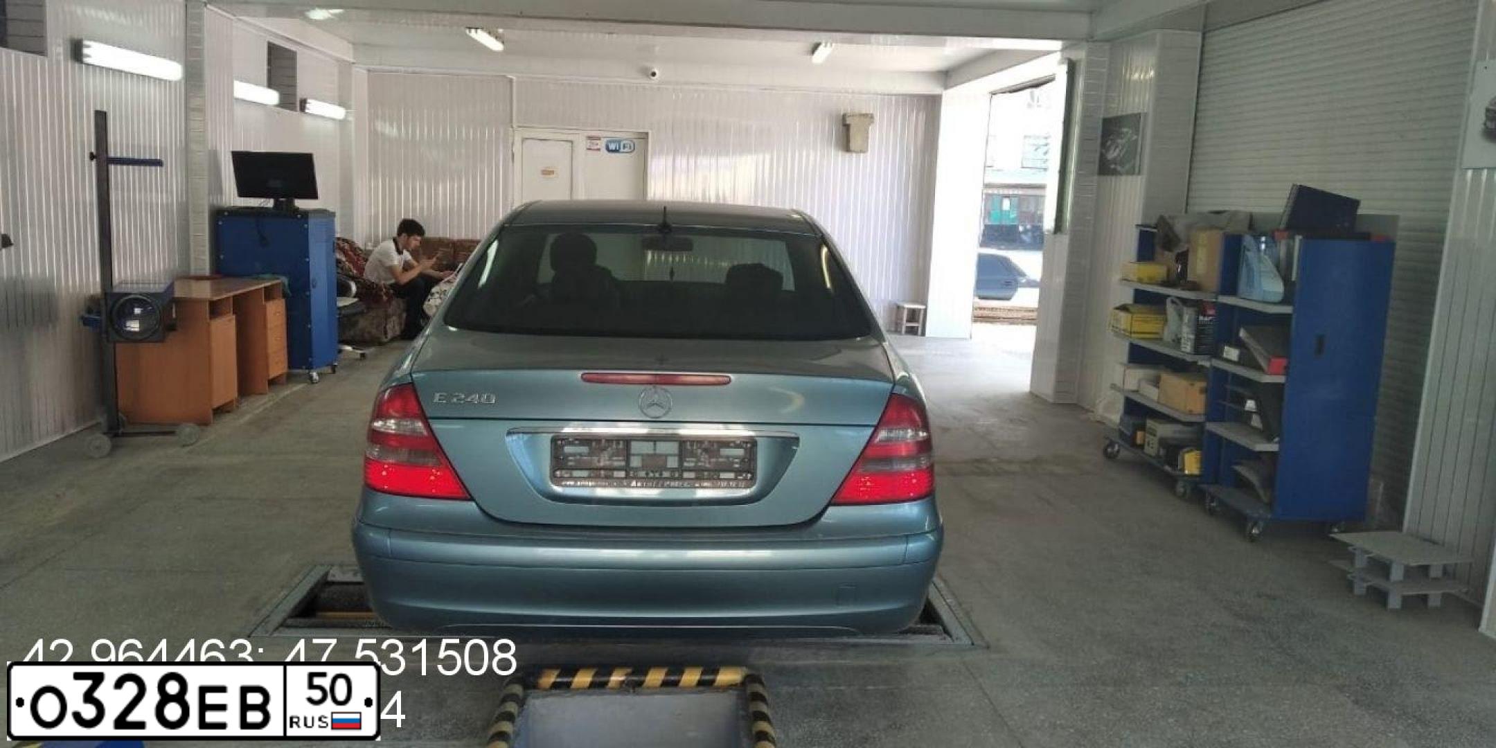 Фото автомобиля MERCEDES E-KLASSE, 2002 — госномер Х996ХС152. Цвет: голубой