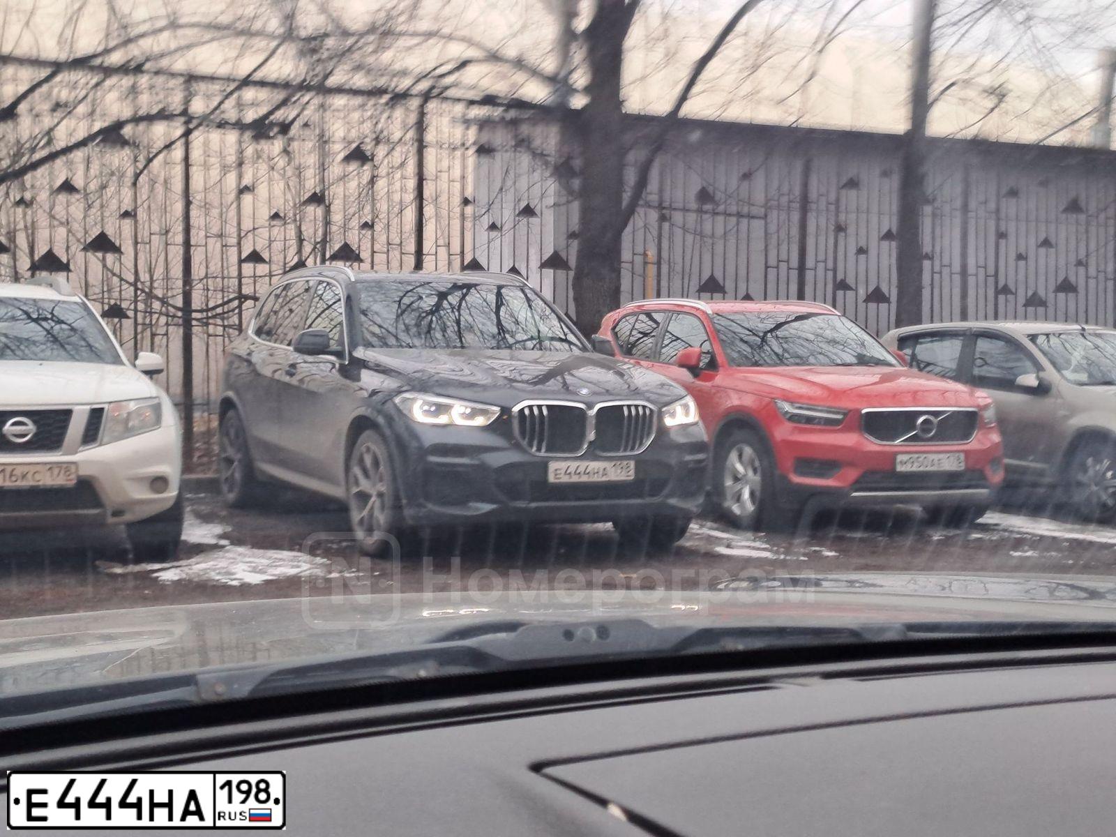 Фото автомобиля BMW 520D XDRIVE, 2019 — госномер Е883СВ797. Цвет: СЕРЫЙ