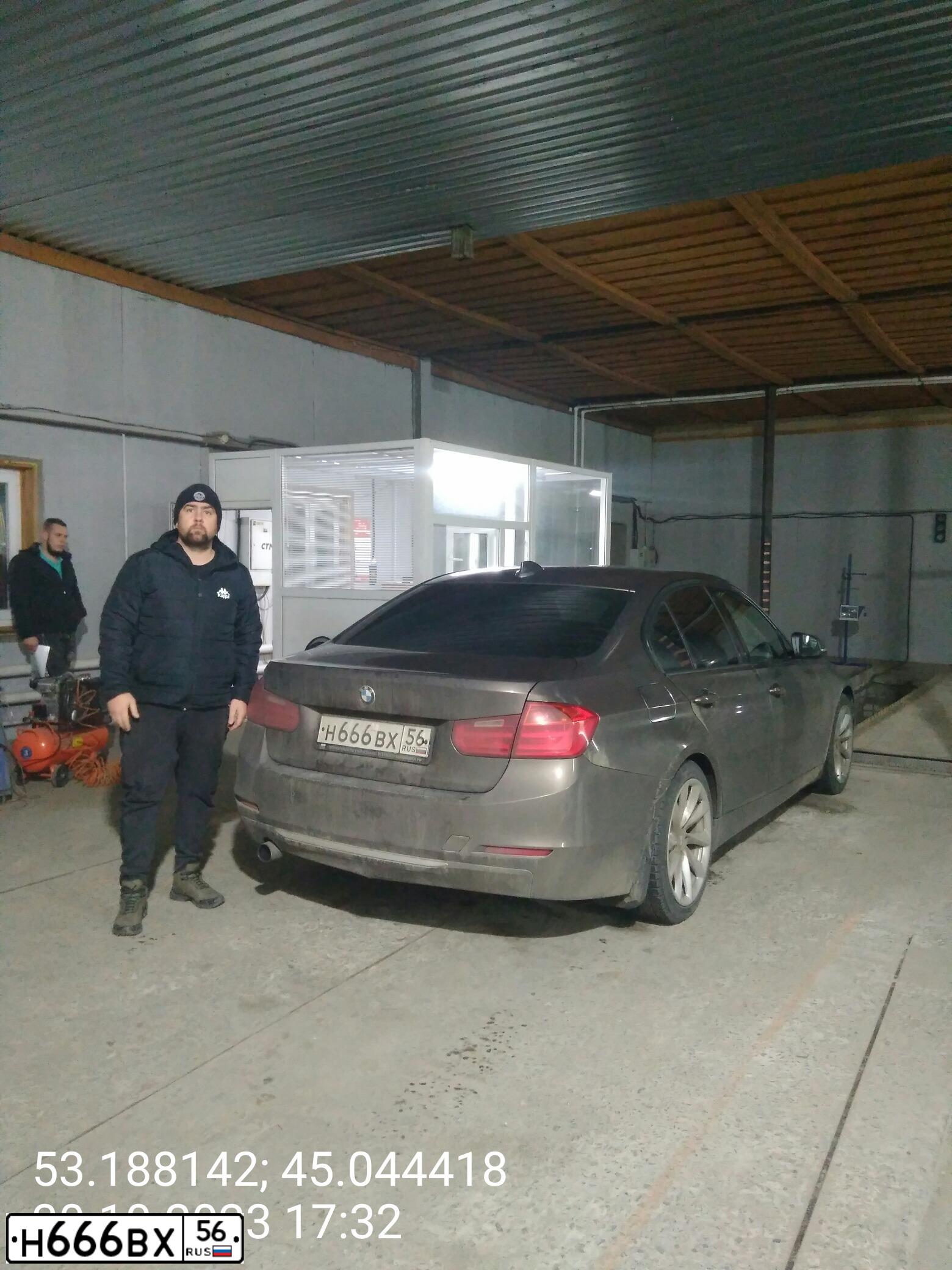 Фото автомобиля BMW 320I, 2012 — госномер Т847РЕ58. Цвет: Коричневый