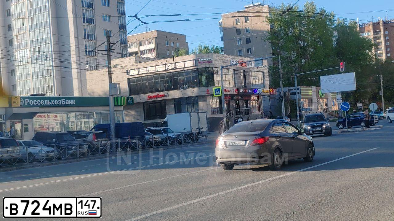 Фото автомобиля PEUGEOT 308, 2012 — госномер Е192РЕ147. Цвет: Белый