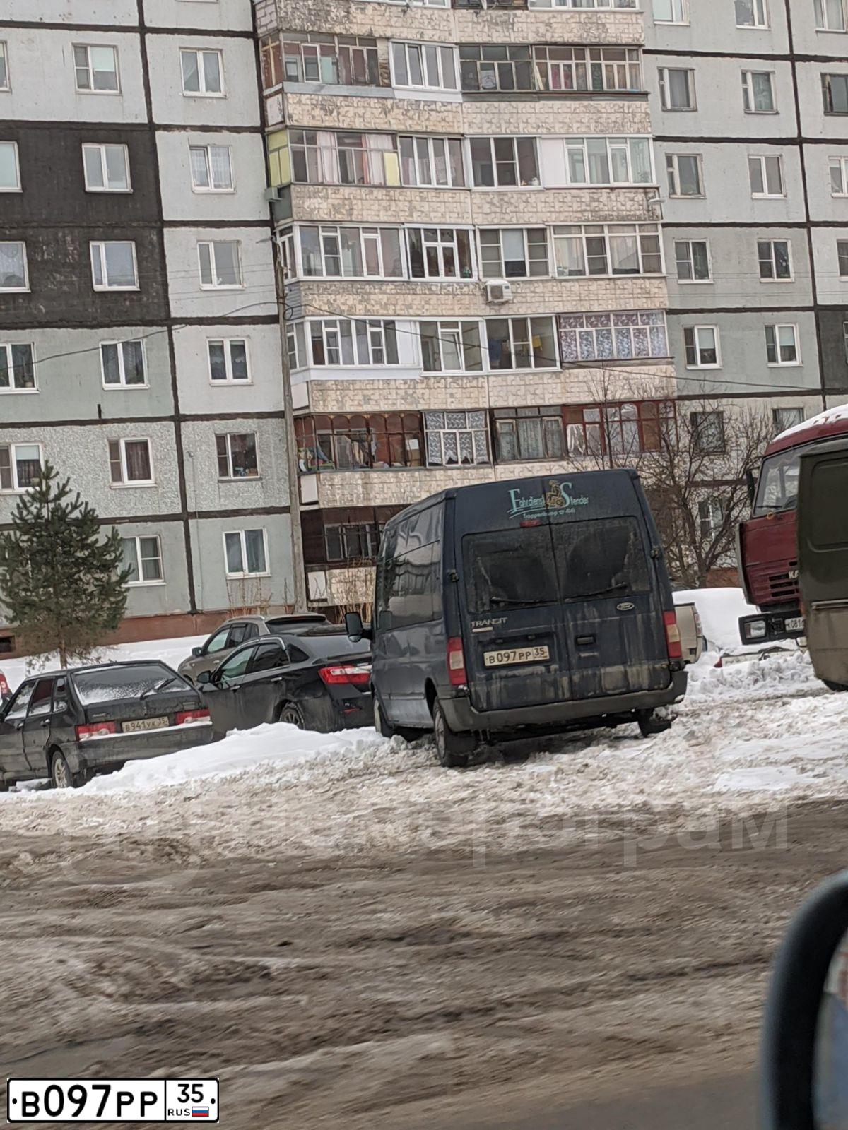 Фото автомобиля FORD TRANSIT, 2008 — госномер В097РР35. Цвет: СИНИЙ