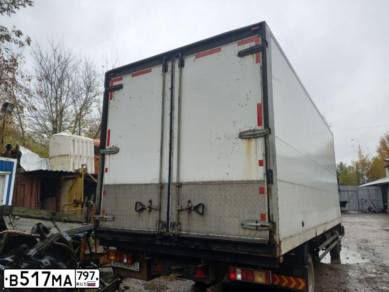 Фото автомобиля MAZ 4370 /4X2/, 2011 — госномер В517МА797. Цвет: Белый