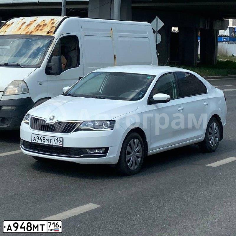 Фото автомобиля SKODA RAPID, 2018 — госномер А948МТ716. Цвет: Белый