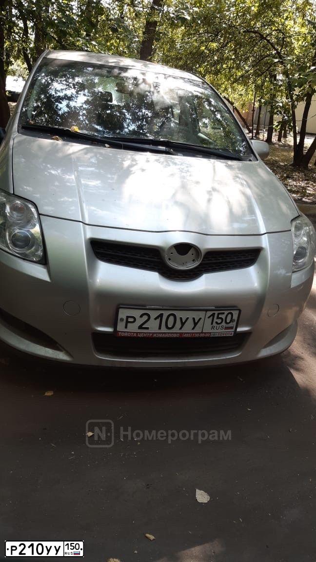Фото автомобиля TOYOTA AURIS, 2008 — госномер Р210УУ150. Цвет: СЕРЕБРИСТЫЙ