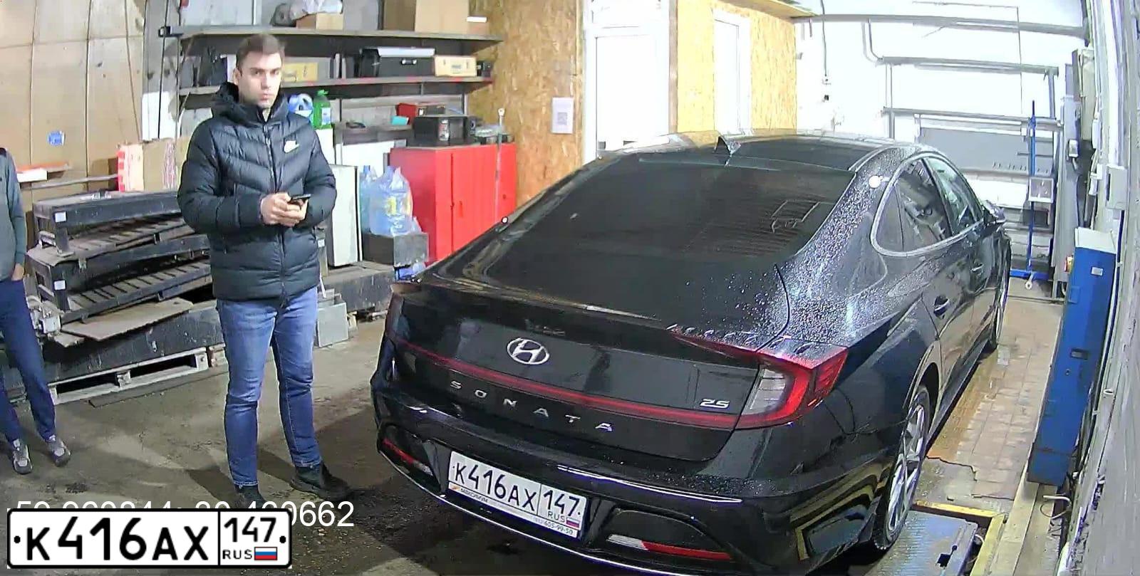 Фото автомобиля HYUNDAI SONATA, 2019 — госномер О912СА198. Цвет: ЧЕРНЫЙ