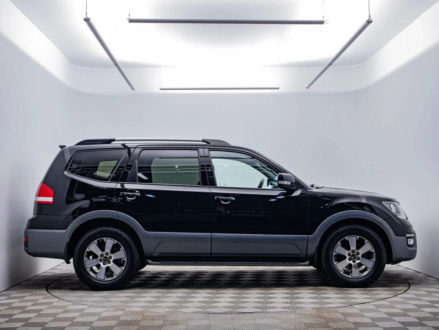 Фото автомобиля KIA MOHAVE, 2017 — госномер С927КС550