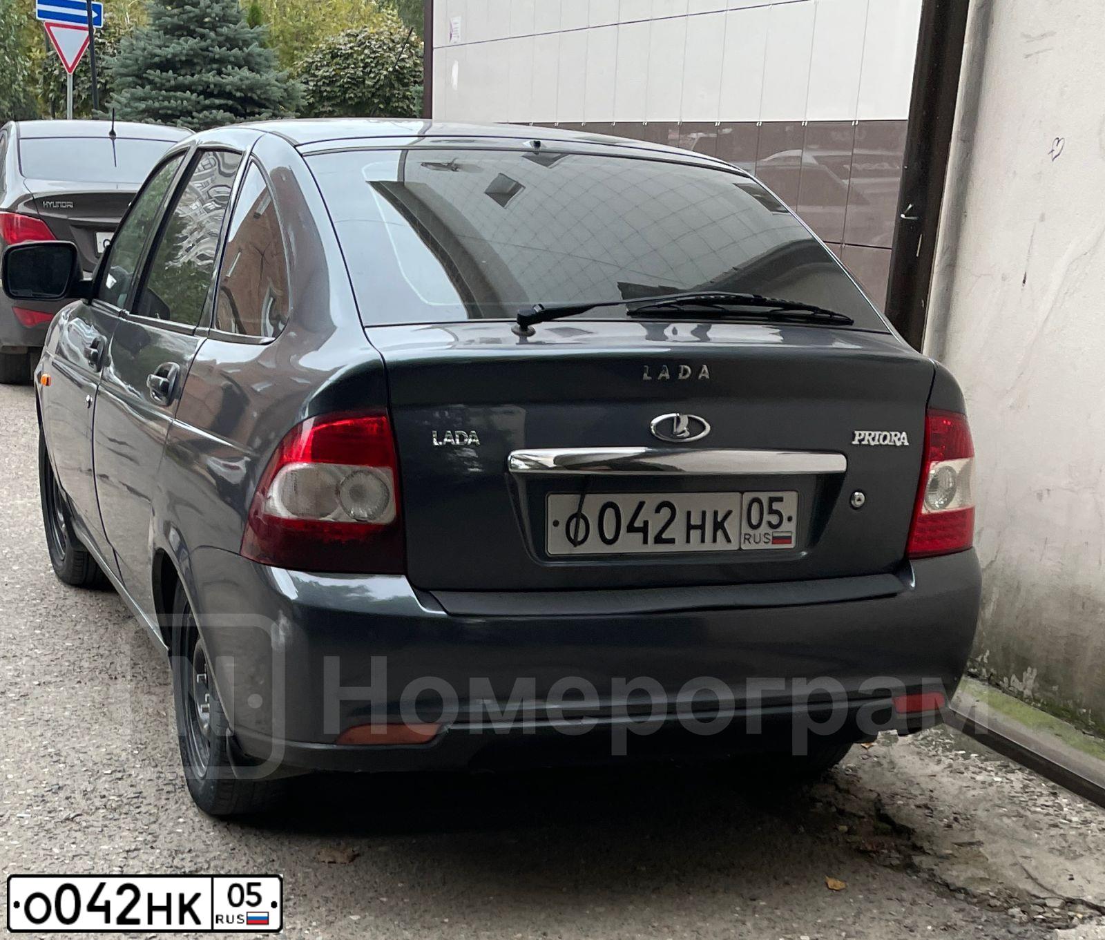 Фото автомобиля LADA 2172 PRIORA, 2013 — госномер С820АК116. Цвет: серебристо-темно-серый