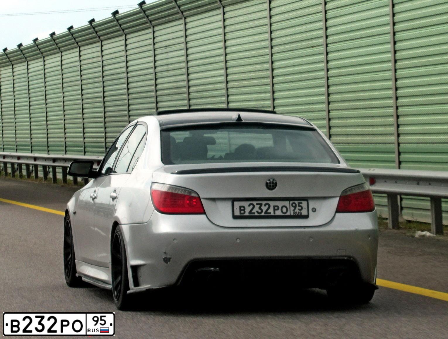 Фото автомобиля BMW SERIE 5, 2006 — госномер В232РО95. Цвет: СВЕТЛО-СЕРЫЙ