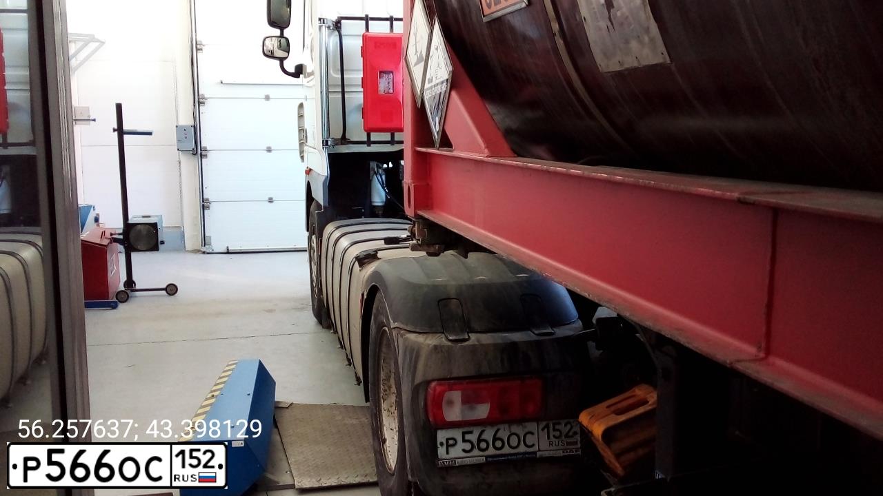 Фото автомобиля DAF XF 105 FT /4X2/, 2018 — госномер Р566ОС152. Цвет: БЕЛЫЙ