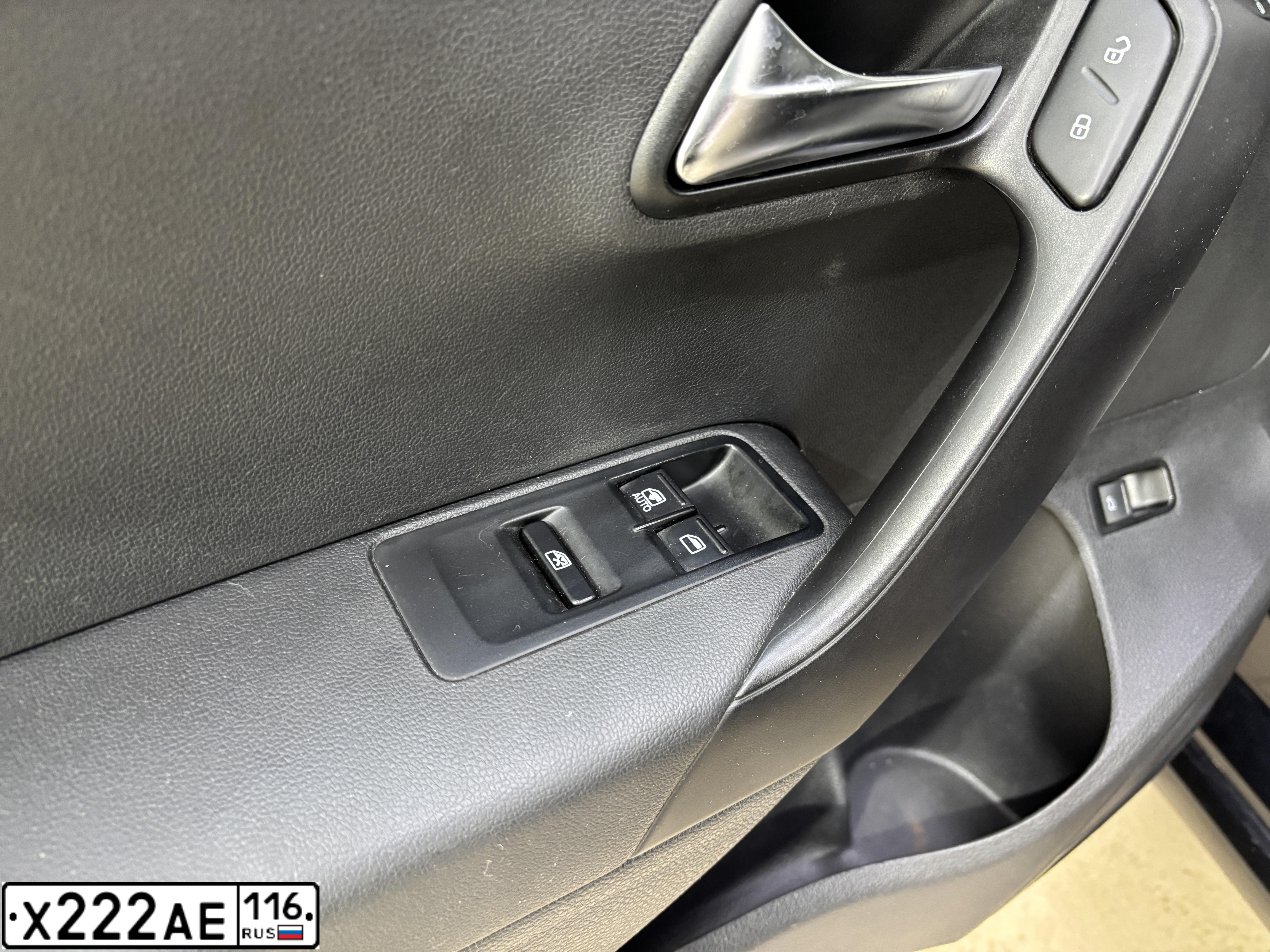 Фото автомобиля VOLKSWAGEN POLO, 2015 — госномер О951ТК702