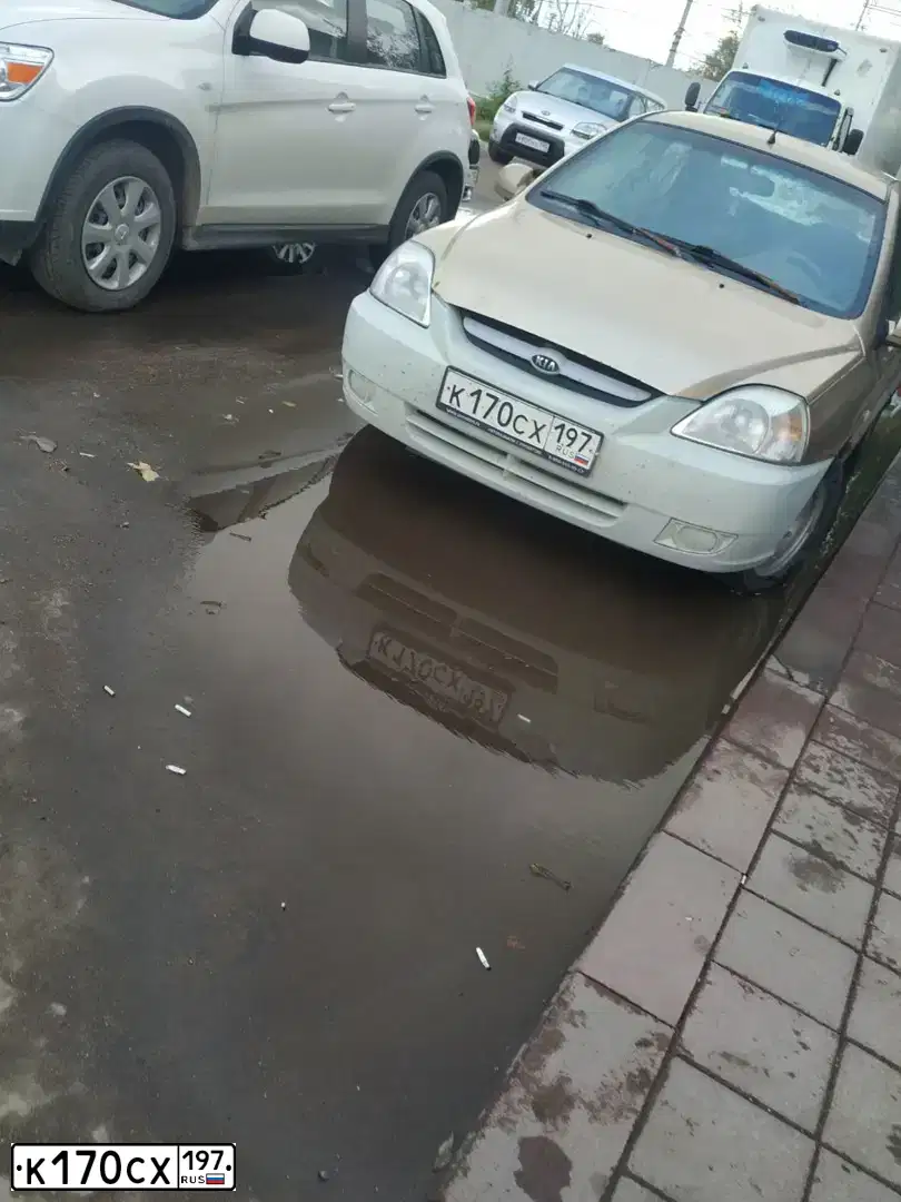 Фото автомобиля KIA RIO, 2005 — госномер К170СХ197. Цвет: БЕЖЕВЫЙ