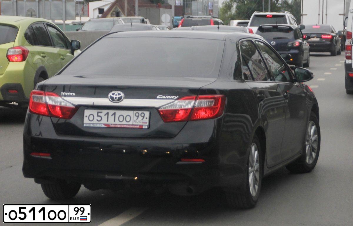 Фото автомобиля VOLVO S40, 2004 — госномер О511ОО99. Цвет: Серый