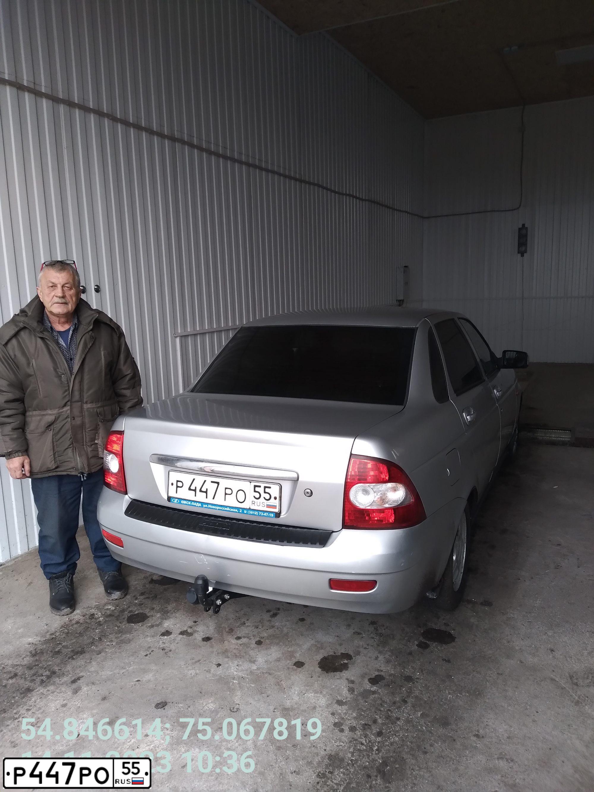 Фото автомобиля LADA 2170 PRIORA, 2007 — госномер Р447РО55. Цвет: СВЕТЛО СЕРЫЙ