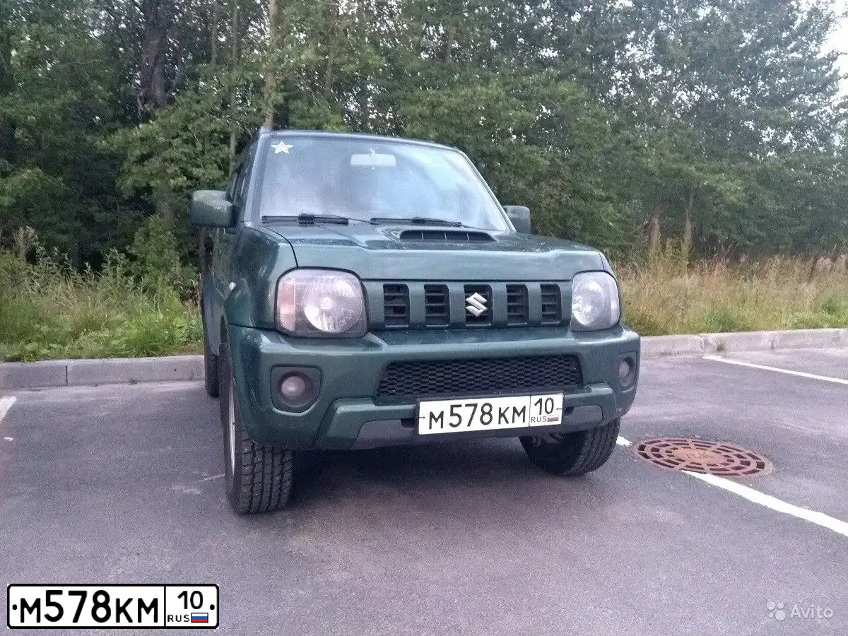 Фото автомобиля SUZUKI JIMNY, 2014 — госномер М578КМ10. Цвет: ЗЕЛЕНЫЙ