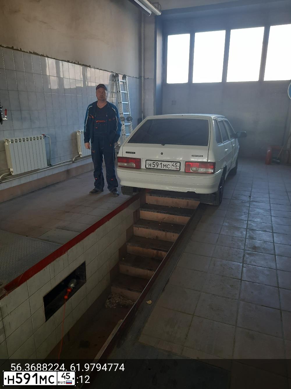 Фото автомобиля LADA 2114 SAMARA, 2012 — госномер С787ТН196. Цвет: Белый