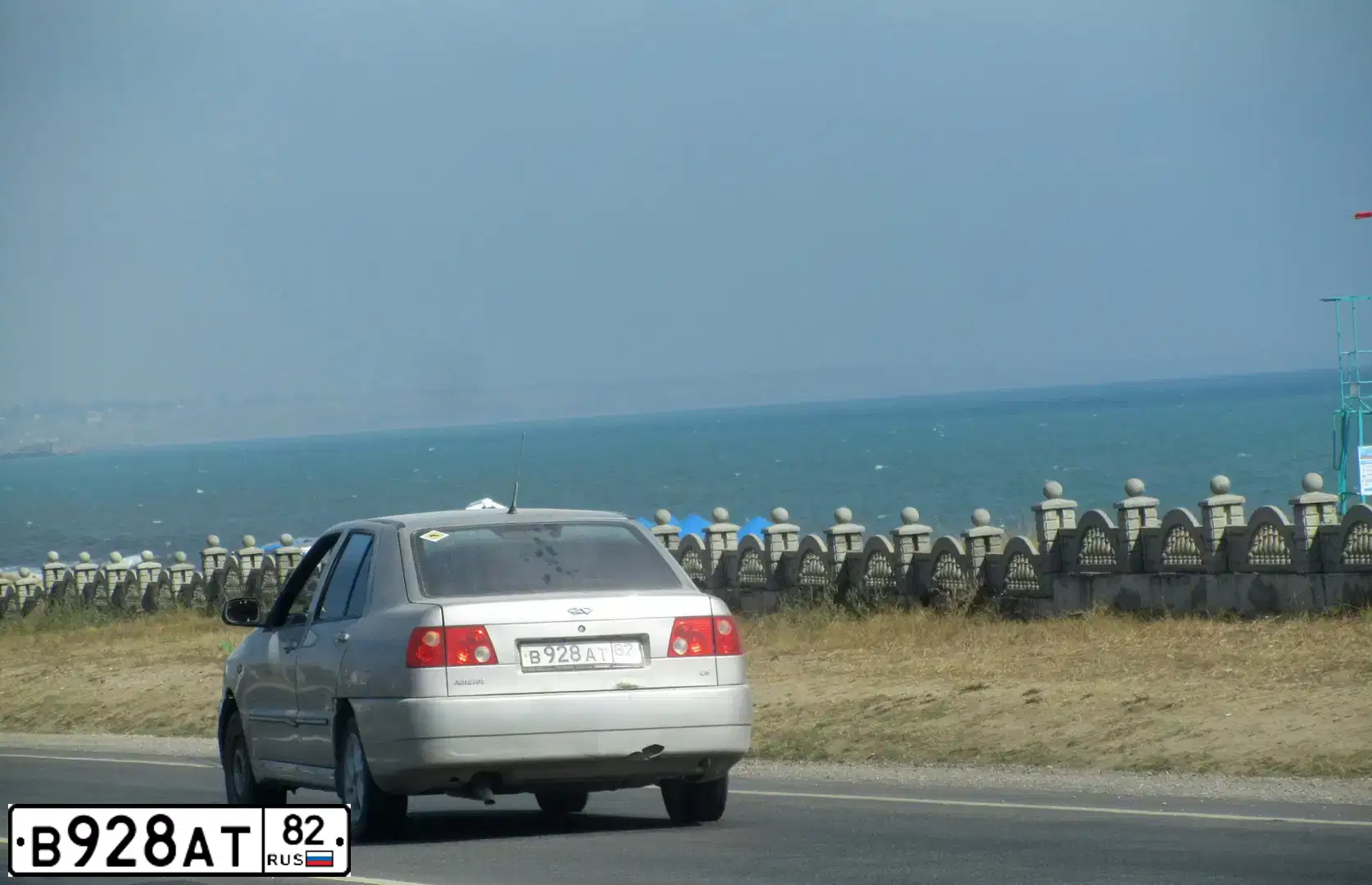 Фото автомобиля CHERY AMULET /FLAGCLOUD/, 2006 — госномер К582РЕ82. Цвет: СЕРЕБРИСТЫЙ