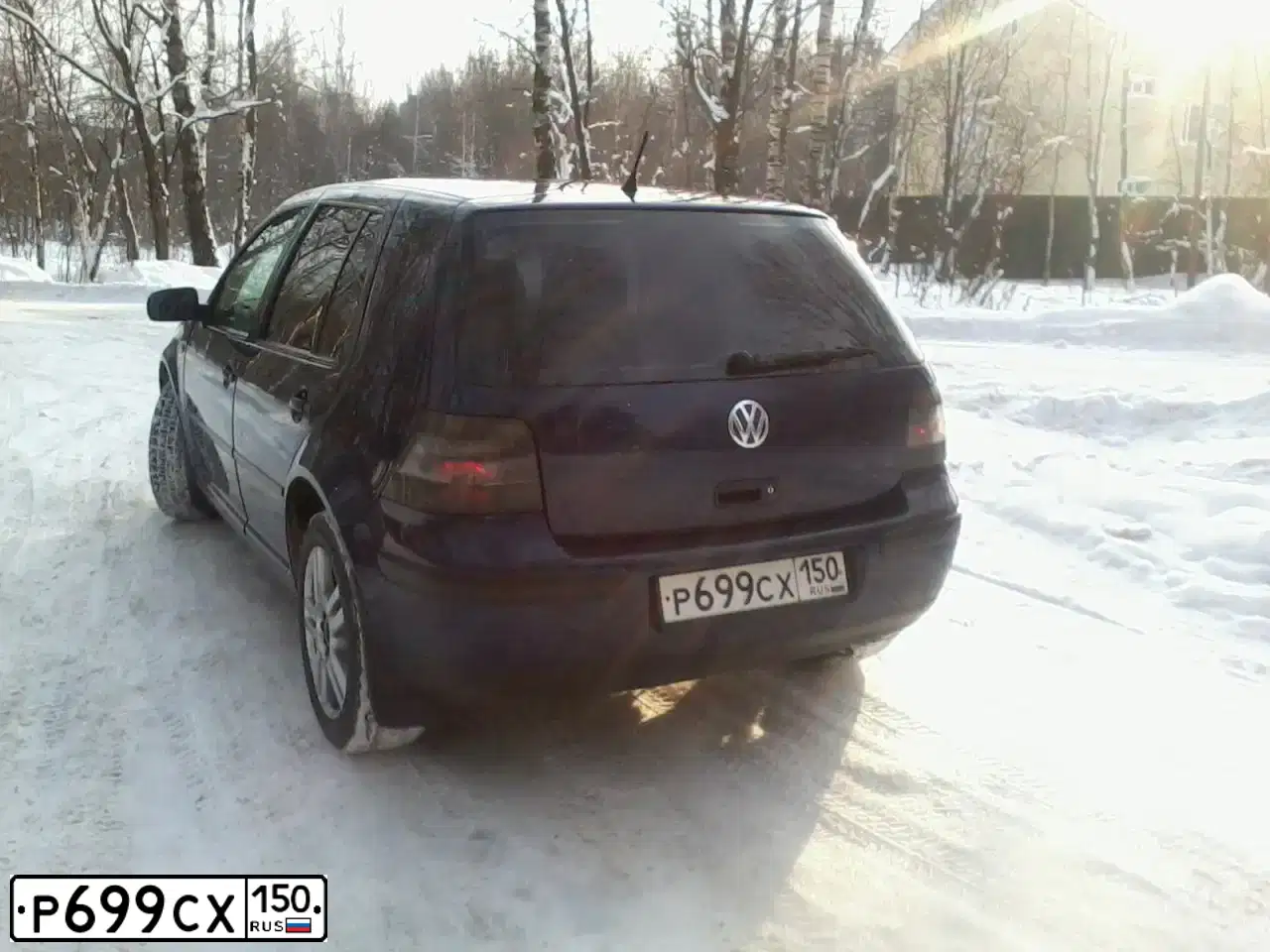 Фото автомобиля VOLKSWAGEN GOLF, 1998 — госномер К083НА790. Цвет: ЧЕРНЫЙ