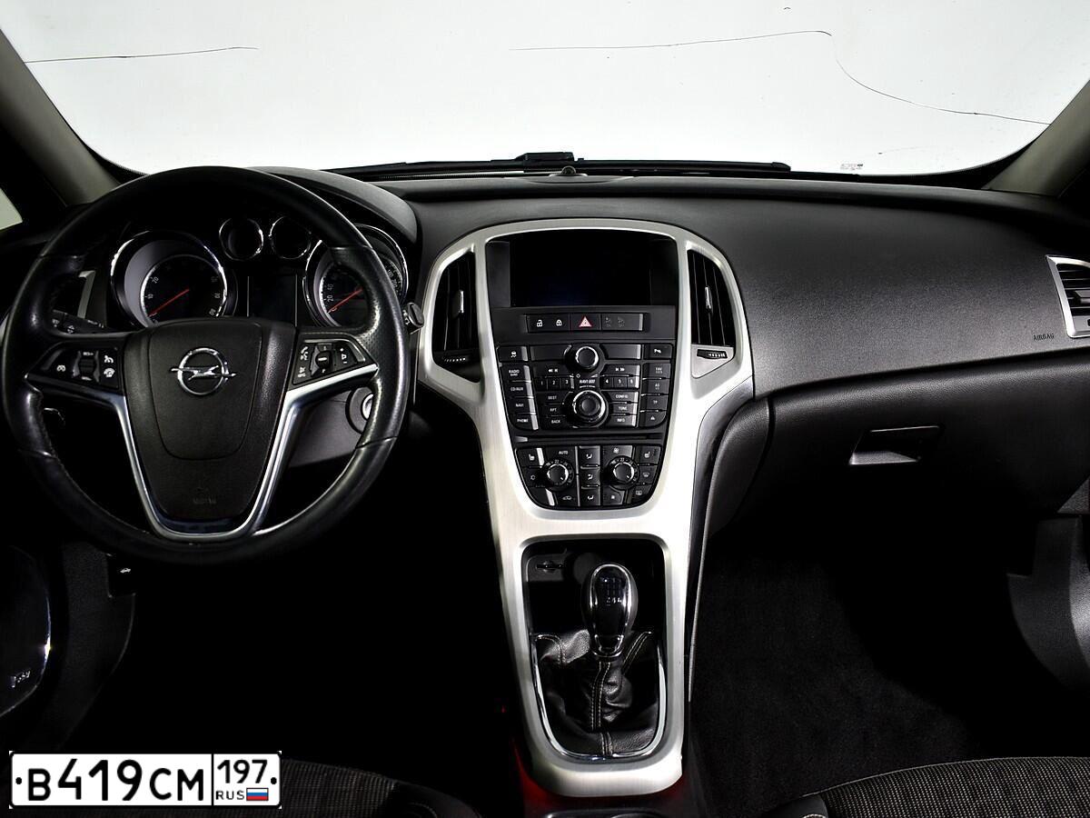 Фото автомобиля OPEL ASTRA, 2012 — госномер А768ОК83. Цвет: Белый