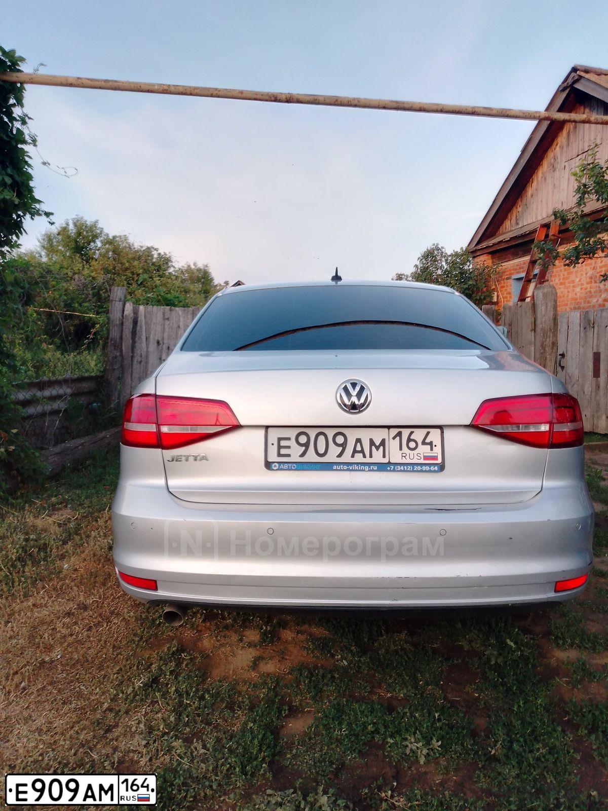 Фото автомобиля VOLKSWAGEN JETTA, 2015 — госномер Е909АМ164. Цвет: СЕРЕБРИСТЫЙ
