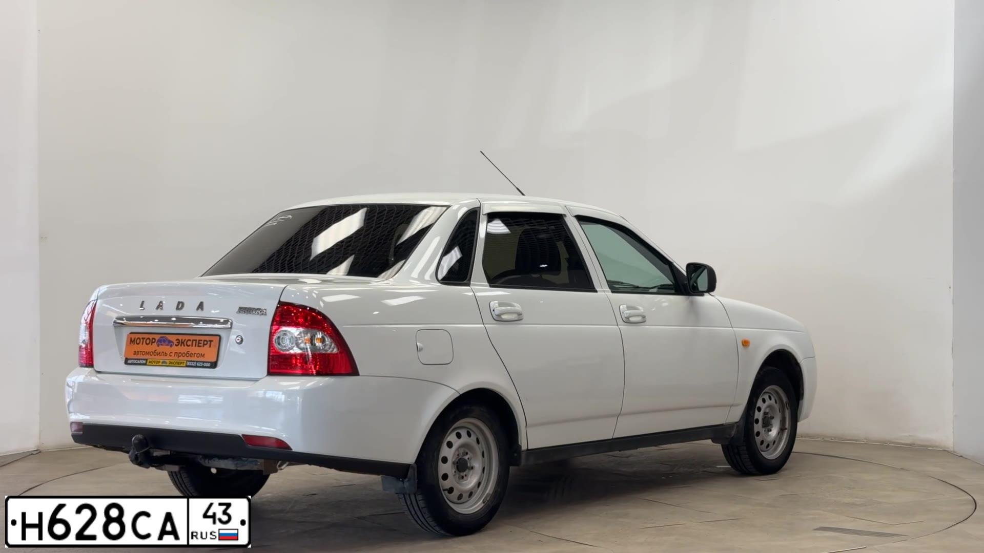 Фото автомобиля LADA 2170 PRIORA, 2016 — госномер Н628СА43. Цвет: БЕЛЫЙ