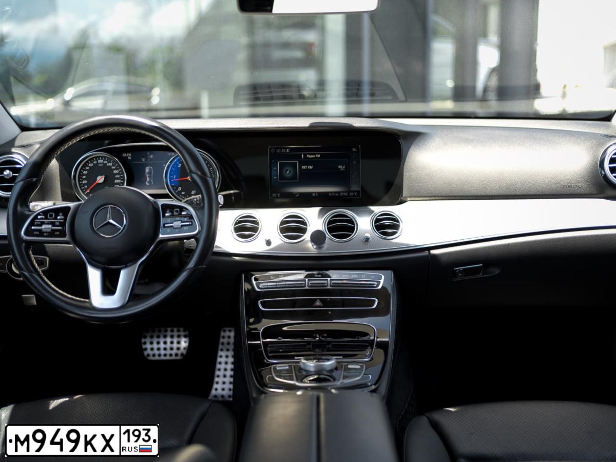 Фото автомобиля MERCEDES E-KLASSE, 2020 — госномер М949КХ193. Цвет: ЧЕРНЫЙ
