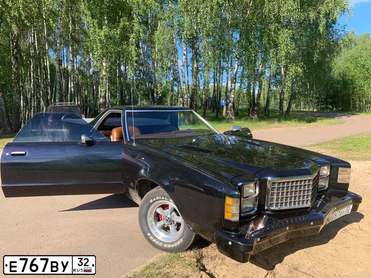 Фото автомобиля FORD LTD, 1985 — госномер Е767ВУ32. Цвет: ТЕМНО-СИНИЙ