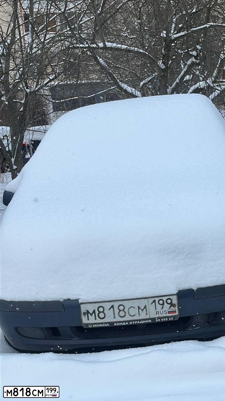 Фото автомобиля VOLVO S40, 2002 — госномер М818СМ199. Цвет: синий