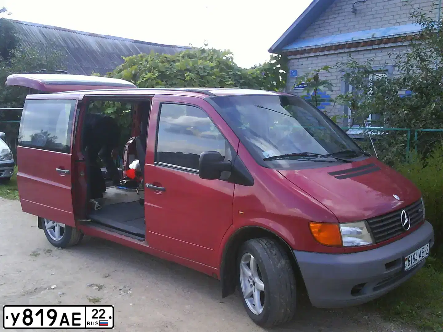 Фото автомобиля VAZ 2105 LADA, 1993 — госномер У819АЕ04. Цвет: Белый
