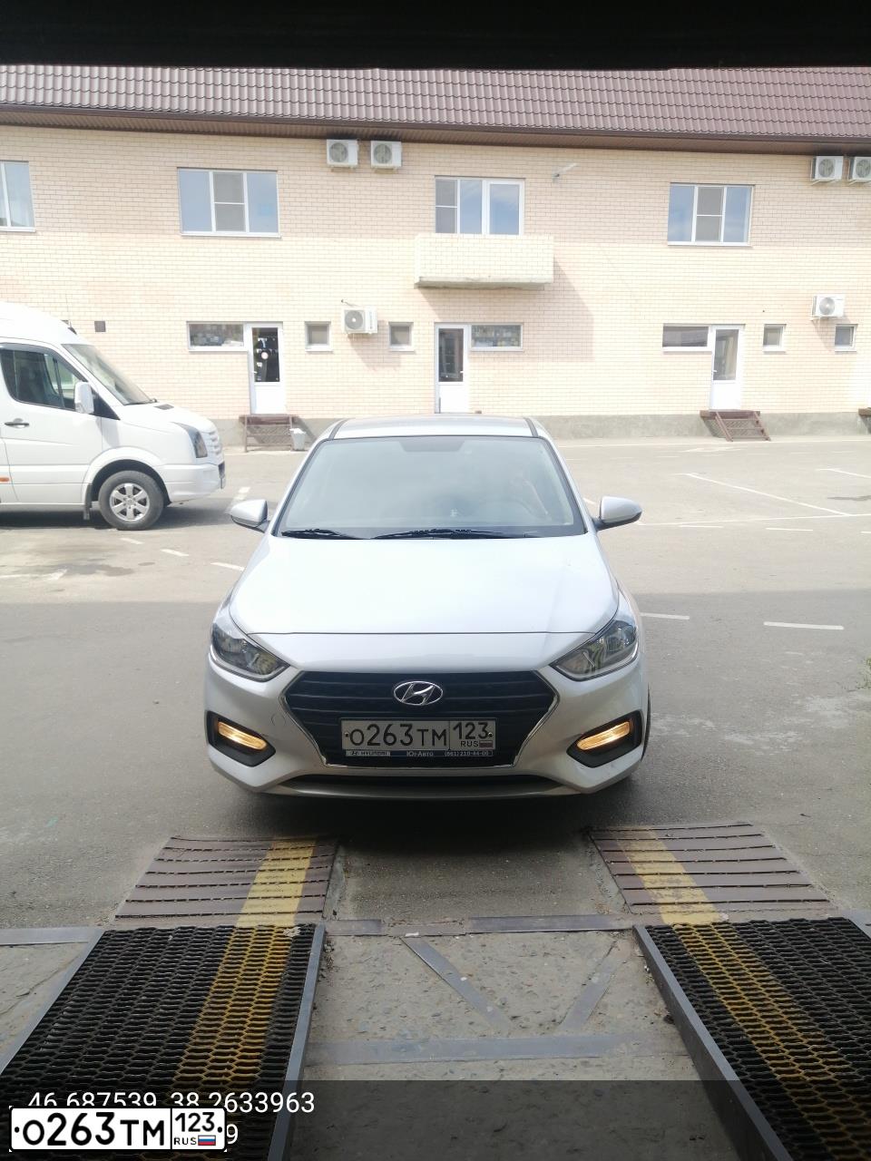 Фото автомобиля HYUNDAI SOLARIS, 2017 — госномер О263ТМ123. Цвет: СЕРЕБРИСТЫЙ