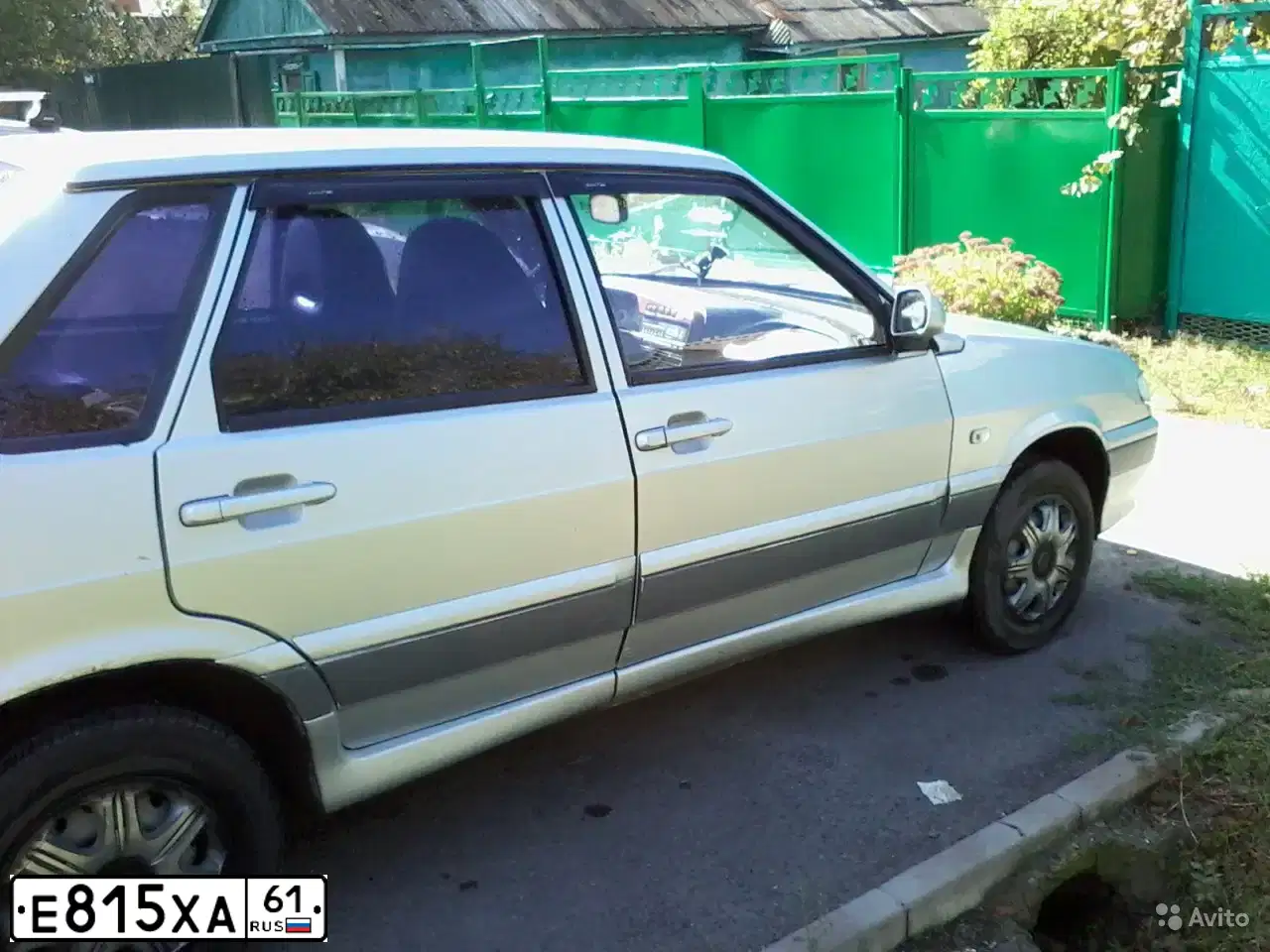 Фото автомобиля VAZ 2115 SAMARA, 2005 — госномер Е815ХА61. Цвет: СВЕТЛО-СЕРЕБРИСТЫЙ МЕТАЛЛ