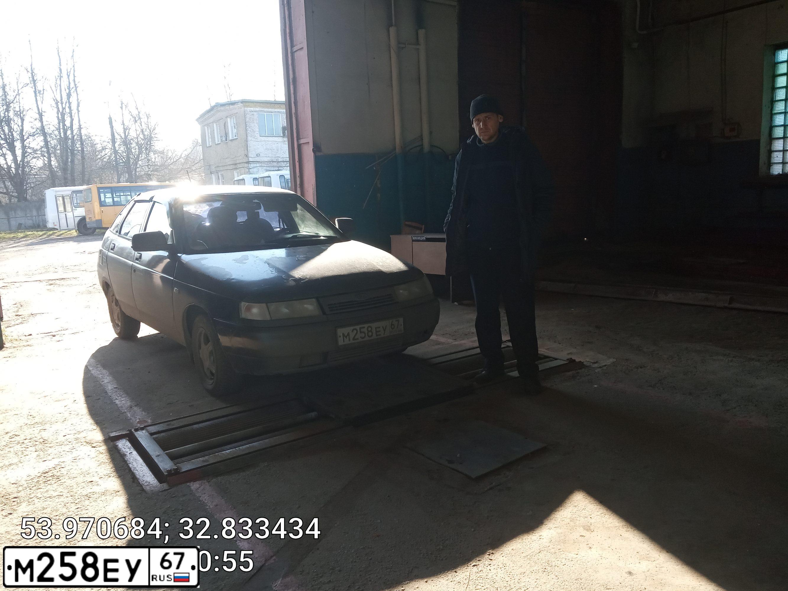 Фото автомобиля LADA 2112 LADA, 2004 — госномер М258ЕУ67. Цвет: ГРАФИТОВЫЙ МЕТАЛЛИК