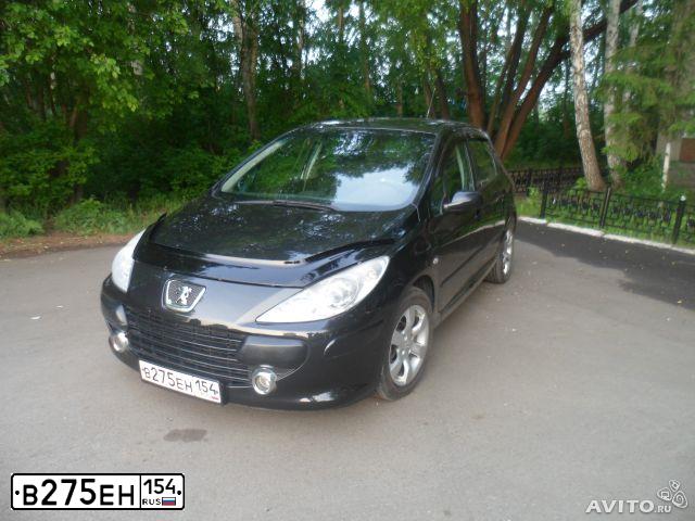 Фото автомобиля PEUGEOT 307, 2006 — госномер В275ЕН154. Цвет: ЧЕРНЫЙ