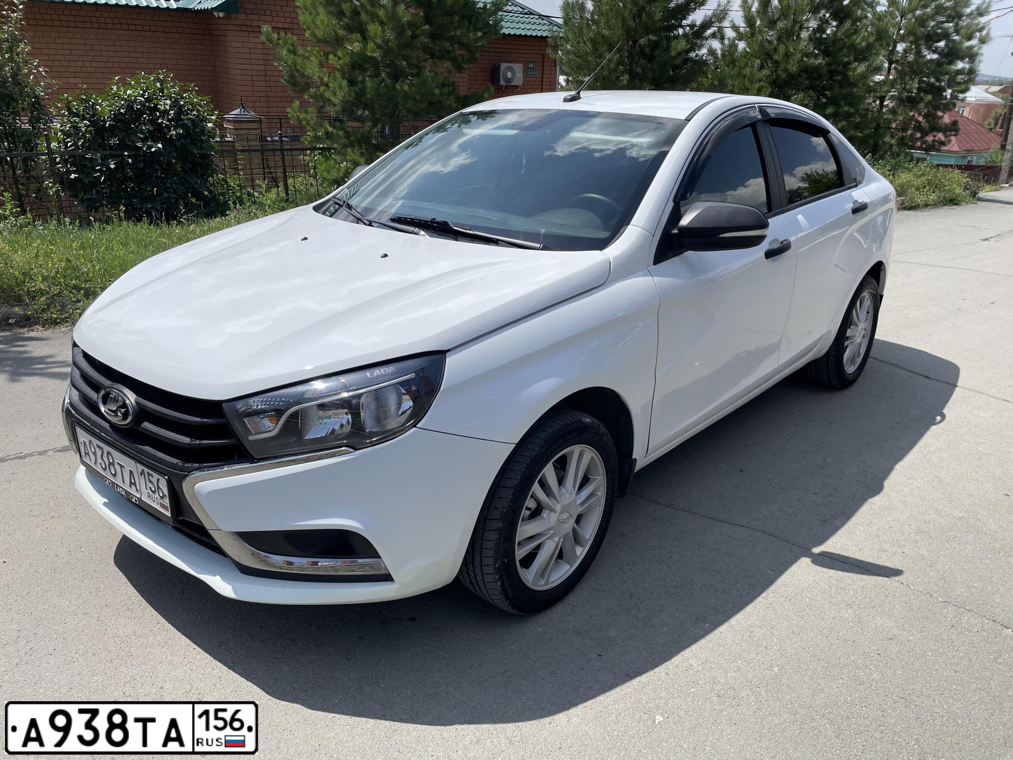 Фото автомобиля LADA VESTA, 2017 — госномер А938ТА156. Цвет: Белый