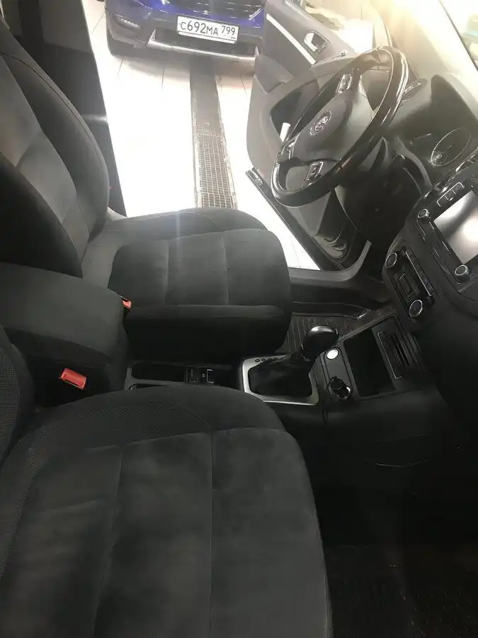 Фото автомобиля HONDA CR-V, 2018 — госномер С692МА799. Цвет: ТЕМНО-СИНИЙ