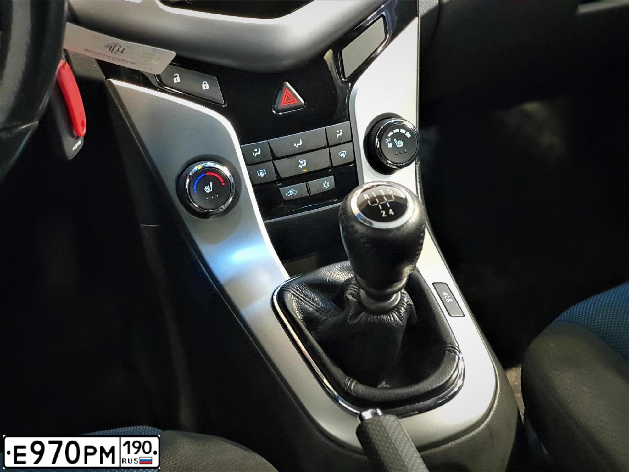 Фото автомобиля CHEVROLET CRUZE, 2011 — госномер Е447ЕМ62. Цвет: Серый
