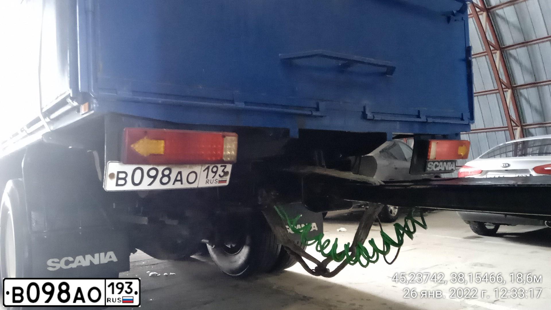 Фото автомобиля CHEVROLET COBALT, 2013 — госномер В311НМ716. Цвет: серебристый